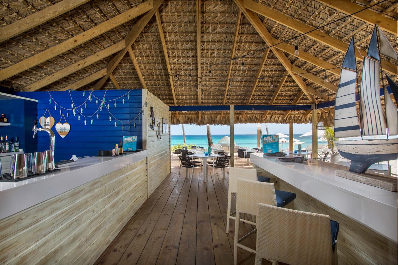 Catalonia Royal La Romana Adults Only Bayahibe Exterior photo The interior of the beach bar