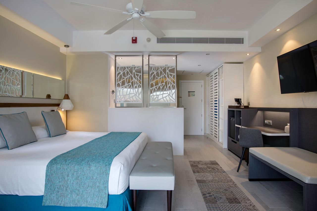 Catalonia Royal La Romana Adults Only Bayahibe Exterior photo Junior Suite